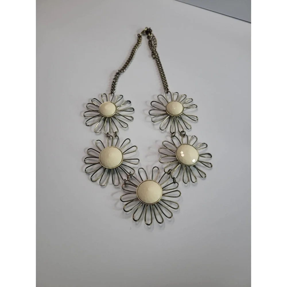 Gold Tone Daisy Flower Statement Necklace Cream Cabochon Floral Retro Mod